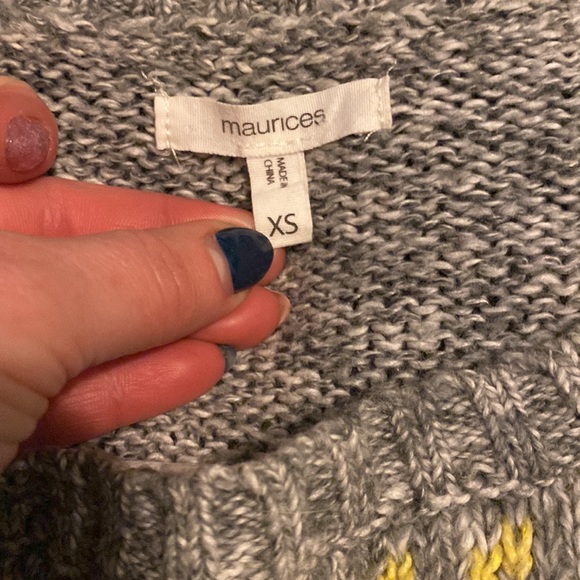 Gray and yellow sweater - Picture 4 of 5